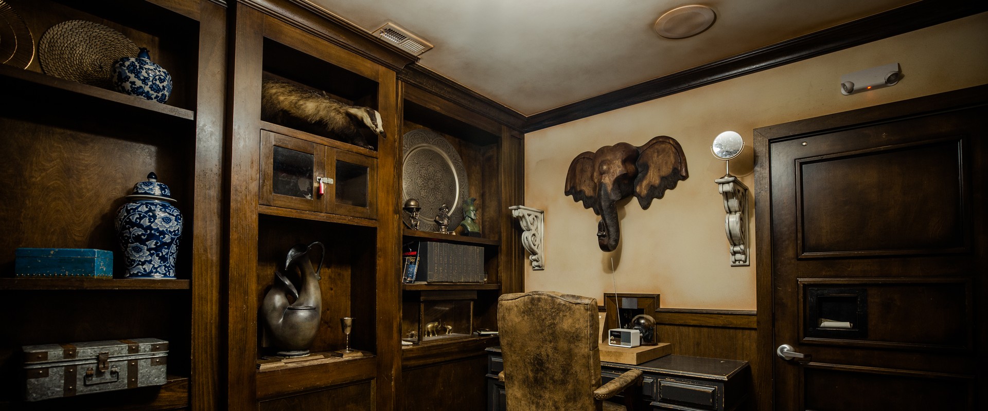 Creating a Welcoming Atmosphere for a Virtual Escape Room Experience